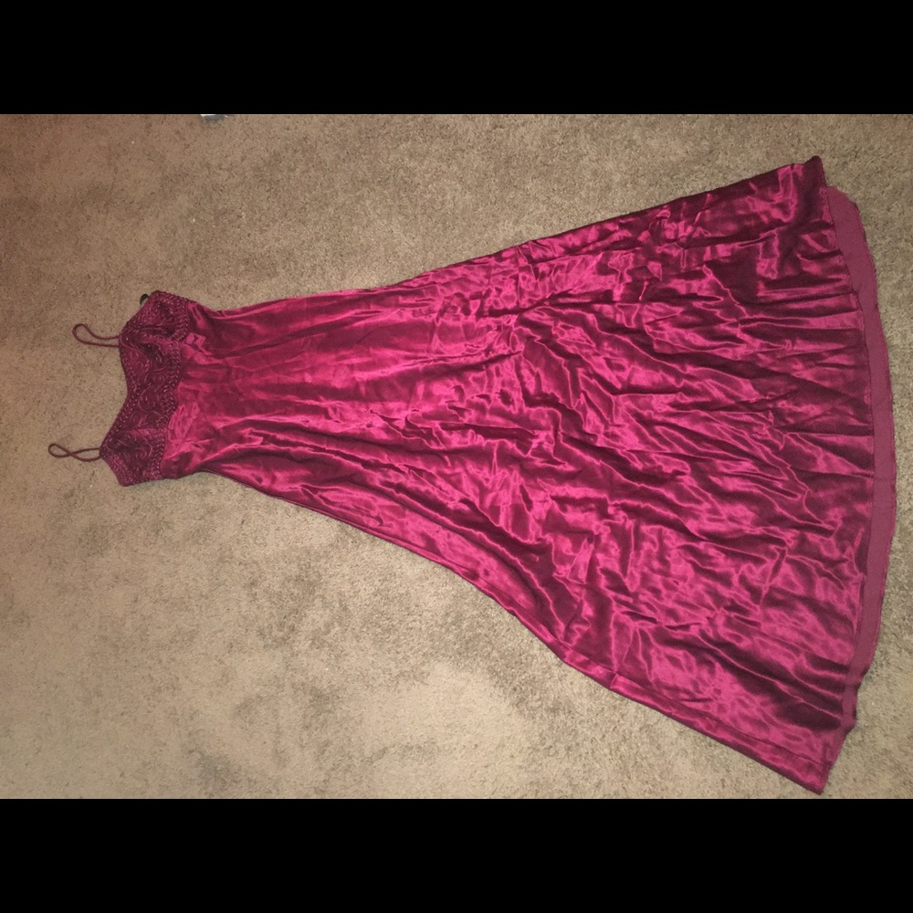 Red/ maroon bridesmaid dress and sash